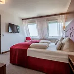Fora By Mercure Hotel