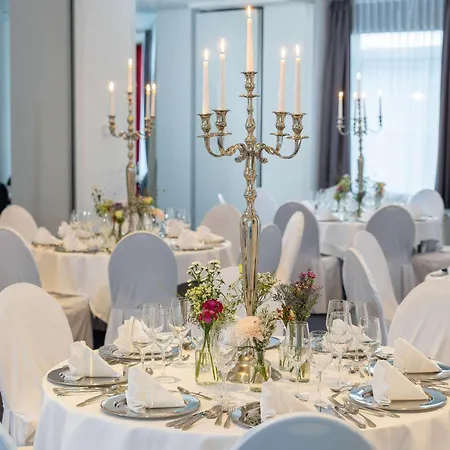 Hotel Fora By Mercure 4*