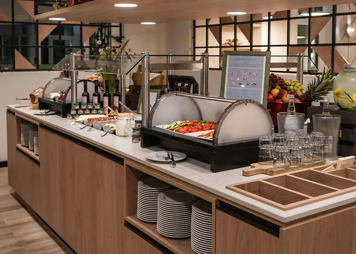 Fora By Mercure فندق