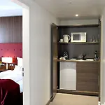 Fora By Mercure 酒店
