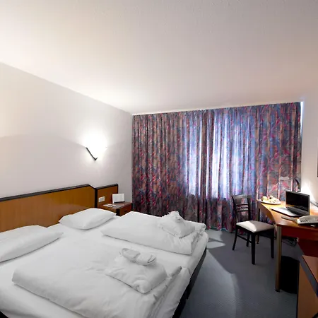 Fora By Mercure Отель