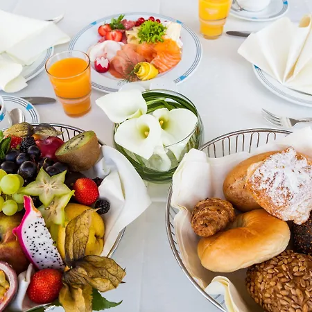 Fora By Mercure Hotel 4*