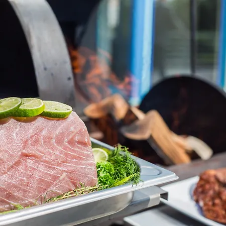 Fora By Mercure Отель