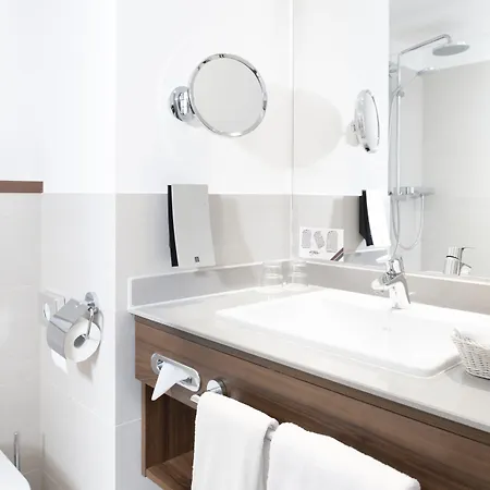 Отель Fora By Mercure 4*