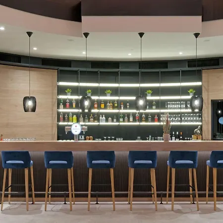 Отель Fora By Mercure 4*