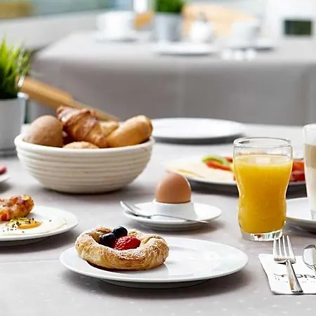 Fora By Mercure