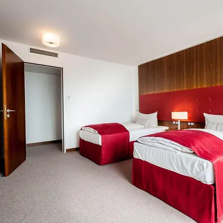 Hotel Fora By Mercure 4*