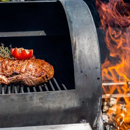 Fora By Mercure Hotel 4*