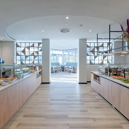 Hotel Fora By Mercure