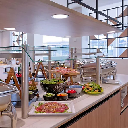 Hotel Fora By Mercure