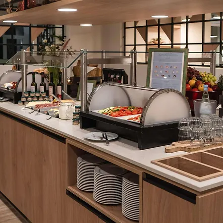 Fora By Mercure Hotel