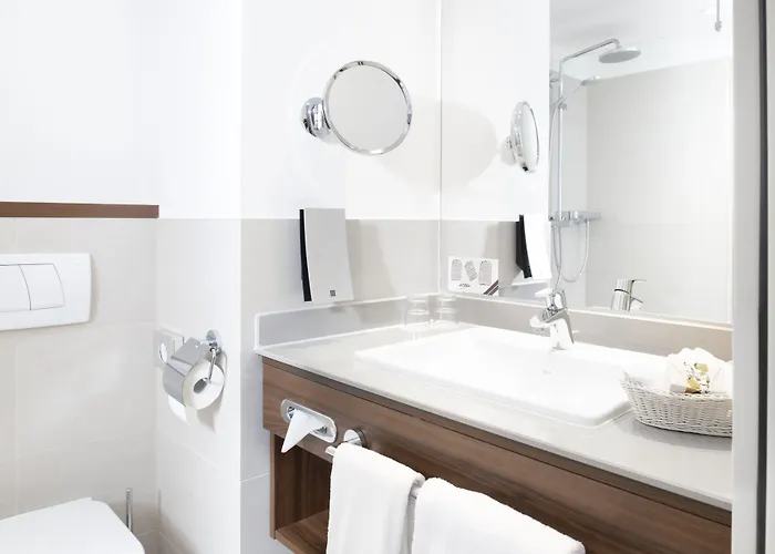 Hotel Fora By Mercure 4*