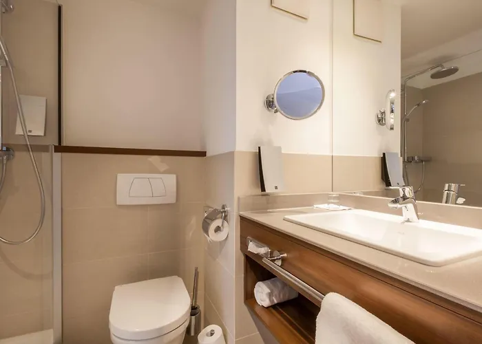 Hotel Fora By Mercure 4*