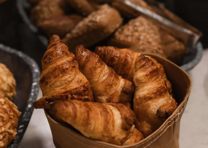 Fora By Mercure Hotel 4*